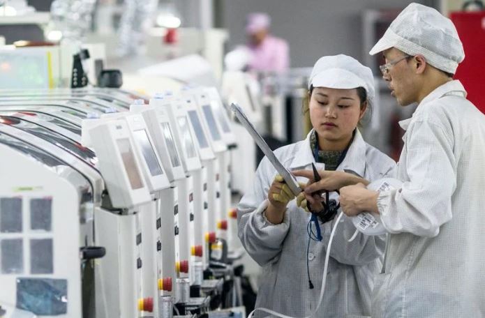 폭스콘, 아이폰 14 생산 지연 우려 속에 갑자기 고용 중단